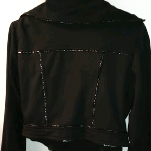 XOXO Crop Bomber w/ faux leather trim size Medium - Picture 7 of 8